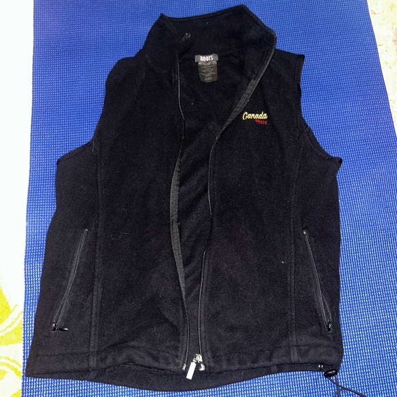 Roots Fuzzy Vest - Picture 2 of 3